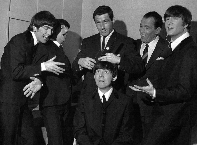 Τα μαλλιά των Beatles πωλήθηκαν αντί 10.000 ευρώ!