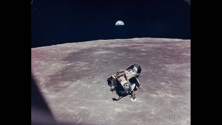«Στο σφυρί» σπάνιες φωτογραφίες της NASA