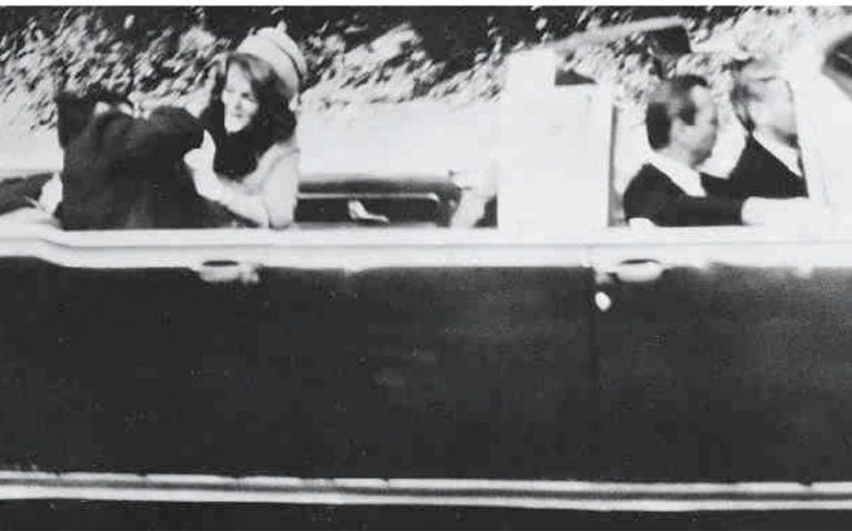 Ο Τραμπ ανοίγει τα απόρρητα αρχεία για τη δολοφονία Κένεντι (vid)