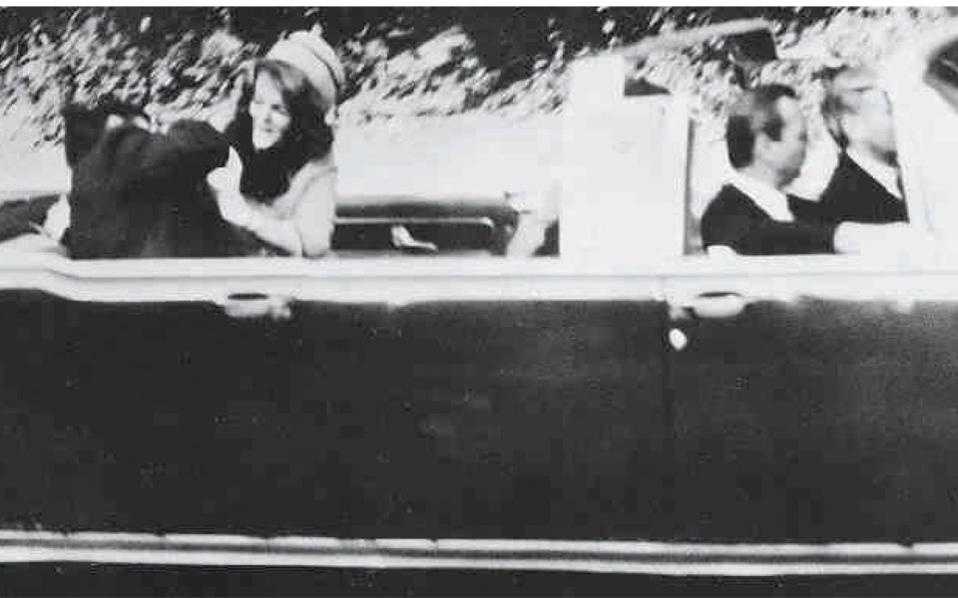 Ο Τραμπ ανοίγει τα απόρρητα αρχεία για τη δολοφονία Κένεντι (vid)