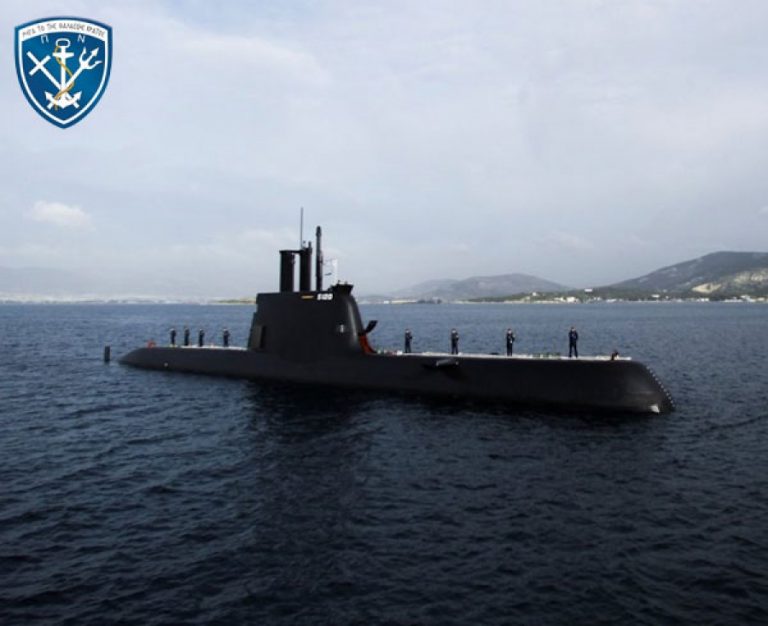 Το πολεμικό ναυτικό προσκαλεί μαθητές για μία κατάδυση υποβρυχίου εν πλω
