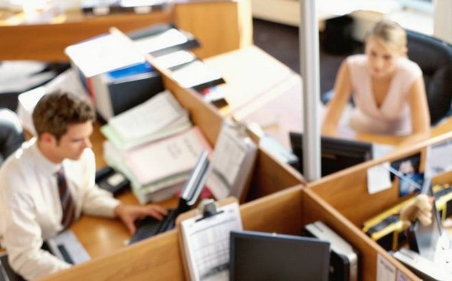 Περισσότερες άδειες όσοι νιώθουν ότι αδικούνται στη δουλειά τους
