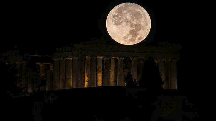 Η πανσέληνος του Αυγούστου … φωτίζει τον ελληνικό κινηματογράφο στο Μουσείο Ακρόπολης