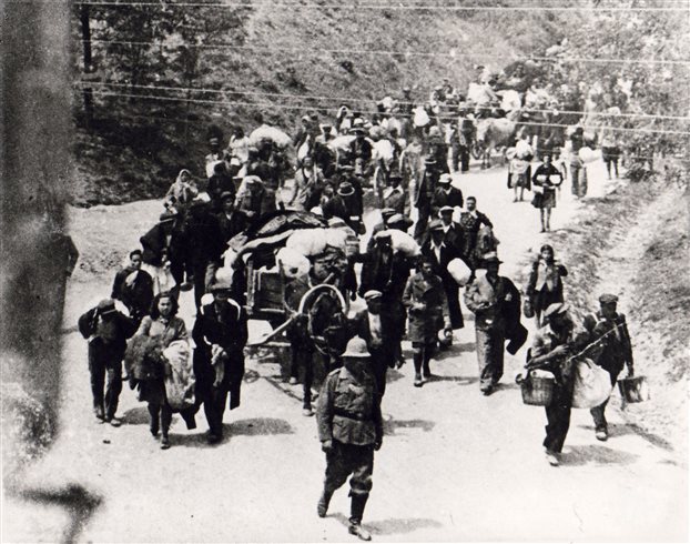 Η γενιά που γνωρίζει τα πάντα και τίποτα για το Ολοκαύτωμα