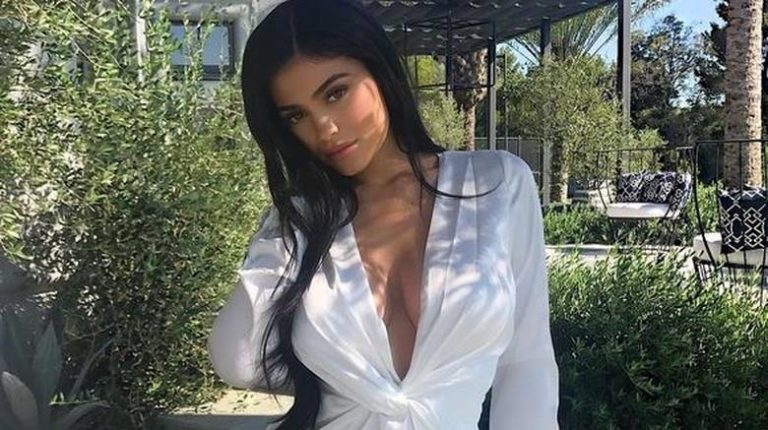 Ένα μήνυμα της Κάιλι Τζένερ κόστισε 1,3 δισεκ. δολάρια στο Snapchat