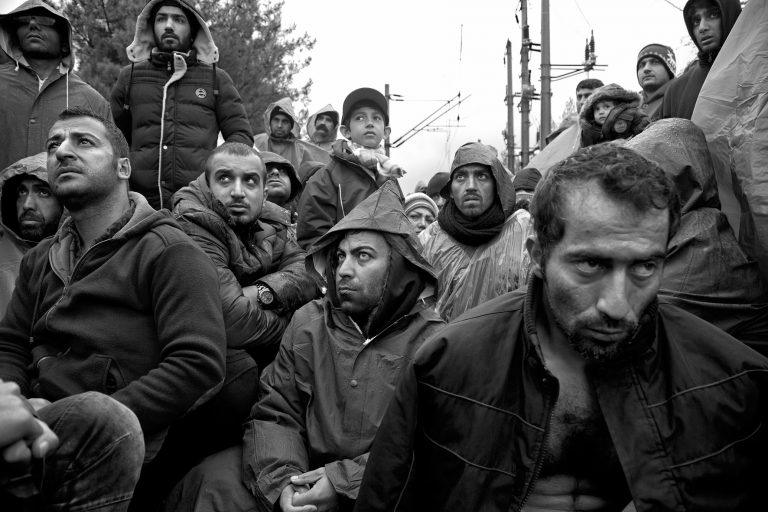 «Με τα μάτια ανοιχτά» στο ελληνικό ντοκιμαντέρ που ανθίζει (pics-vids)