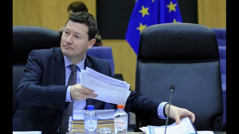 Το «Selmayrgate» απειλεί την ανάκαμψη της E.E.