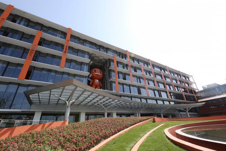 Παγκόσμια υπερδύναμη στις ηλεκτρονικές πωλήσεις η Κίνα