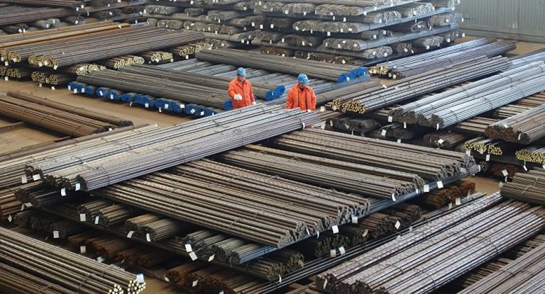 Οργή της Κίνας και γερμανική ψυχραιμία για τον «Πόλεμο του Χάλυβα»