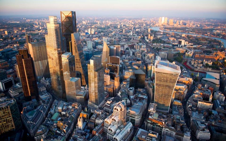 Το Brexit αποδομεί το City του Λονδίνου