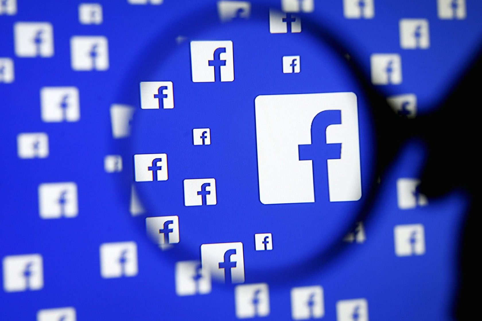 Cambridge Analytica: Το Facebook ενημερώνει τα θύματα – συνεχίζονται οι αποκαλύψεις (vid)