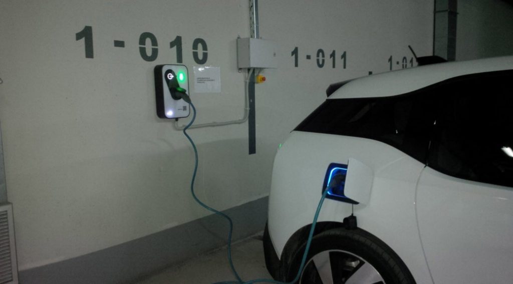 ΔΕΔΔΗΕ: Περισσότεροι από 1500 σταθμοί φόρτισης αυτοκινήτων έως το 2020