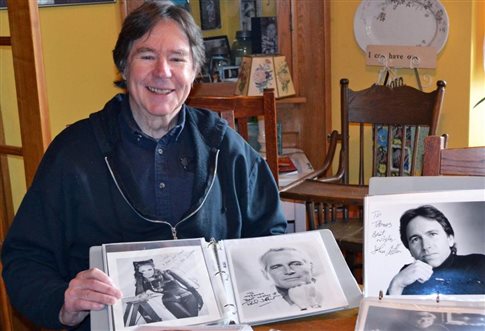 O «υπερσυλλέκτης» ανοίγει τα συρτάρια του