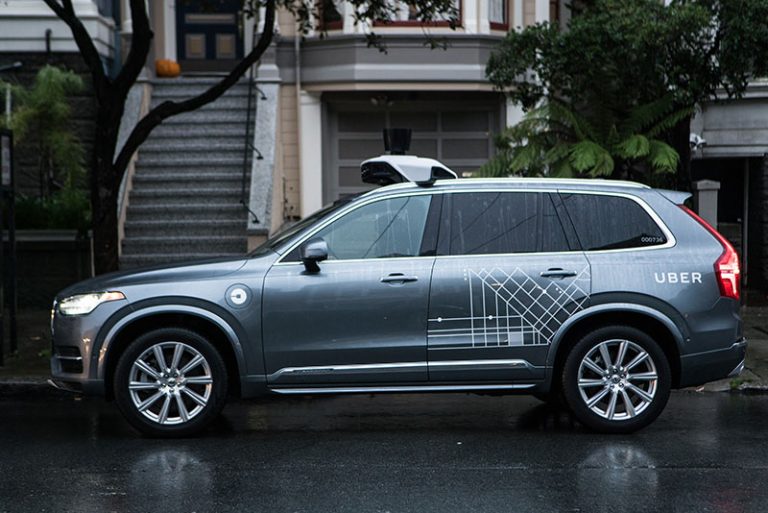 Σάλος με αυτόνομο όχημα της Uber που χτύπησε και σκότωσε γυναίκα