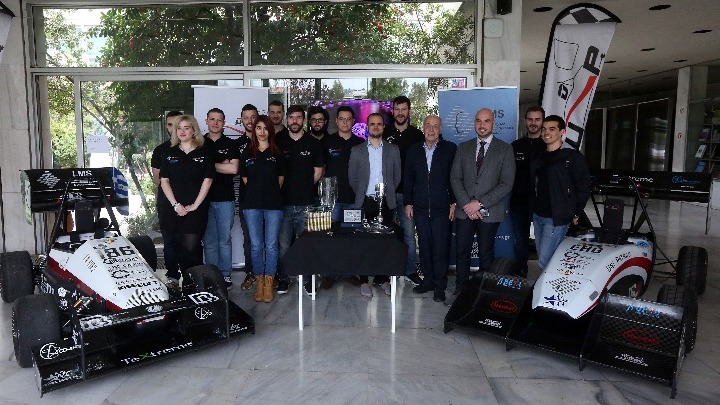 Δύο ελληνικά ηλεκτροκίνητα μονοθέσια οχήματα