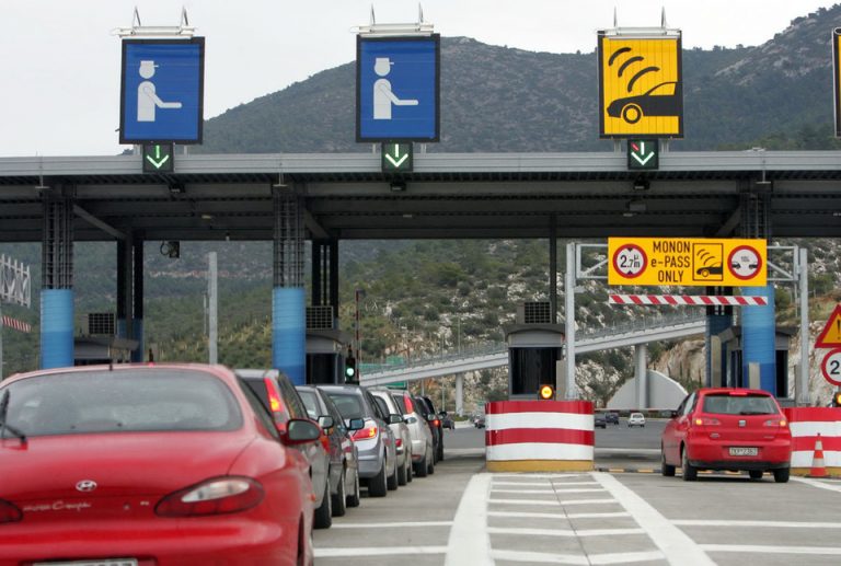 Οι 10 εντολές του autoduder για ασφαλή οδήγηση στις εθνικές οδούς