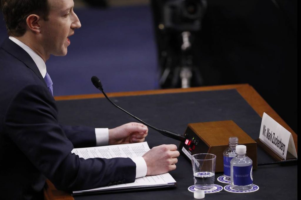 Απολογία Ζάκερμπεργκ στις Βρυξέλλες