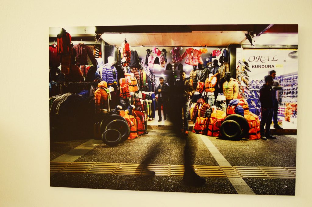 Εικόνες από την έκθεση Living Realities στη Δημοτική Αγορά Κυψέλης