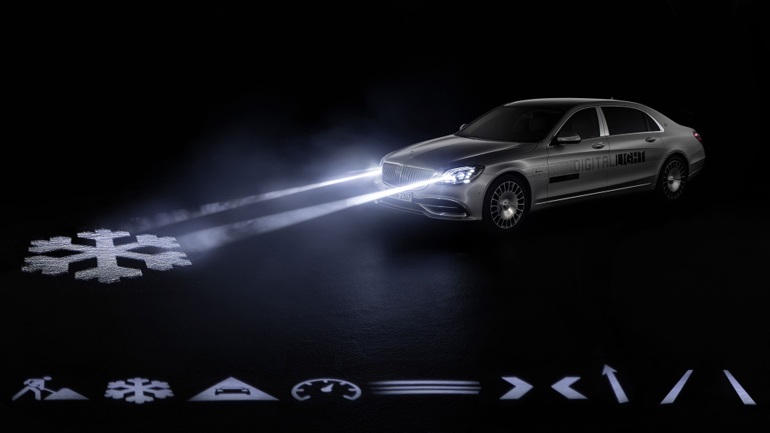 Εντυπωσιάζουν τα νέα ψηφιακά φώτα της Mercedes