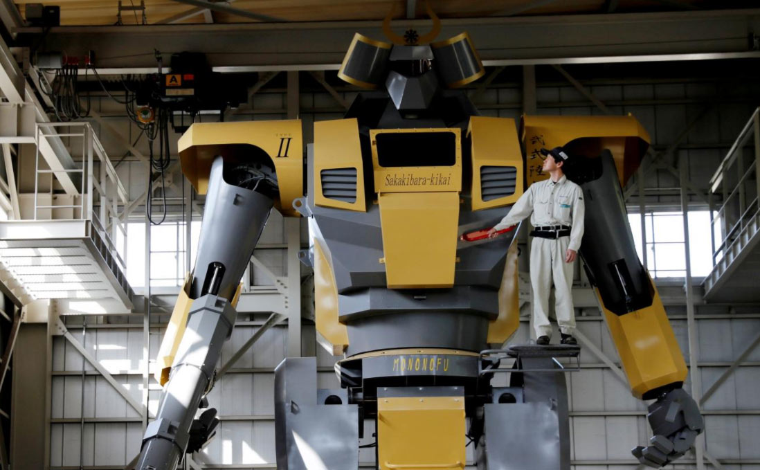 Το όνειρο ενός μηχανικού γίνεται ένα ρομπότ-εφιάλτης ύψους 8,5 μέτρων (pics+vid)