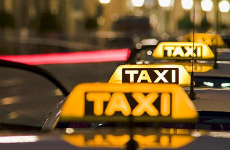 Εταιρική «μάχη» για τα ψηφιακά ταξί