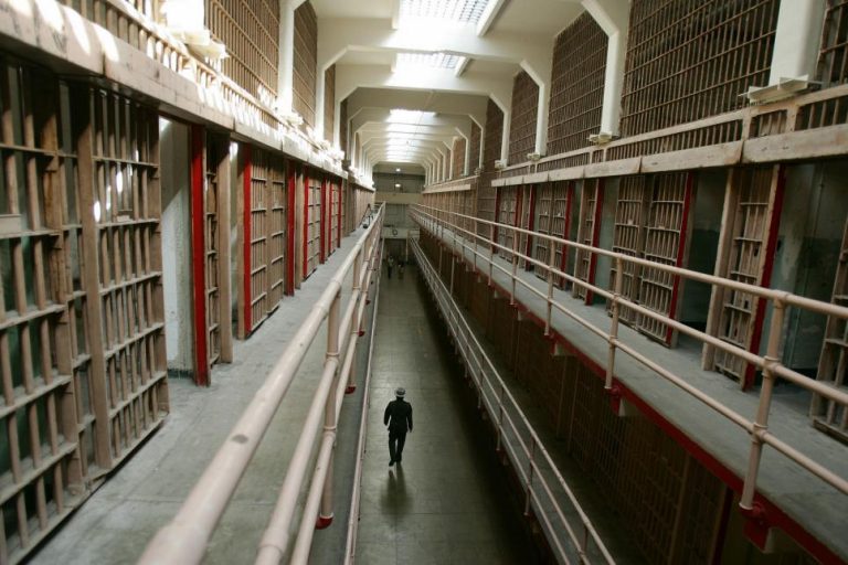 Εκπαιδευτικά προγράμματα του «Δημόκριτου» στις φυλακές Κορυδαλλού