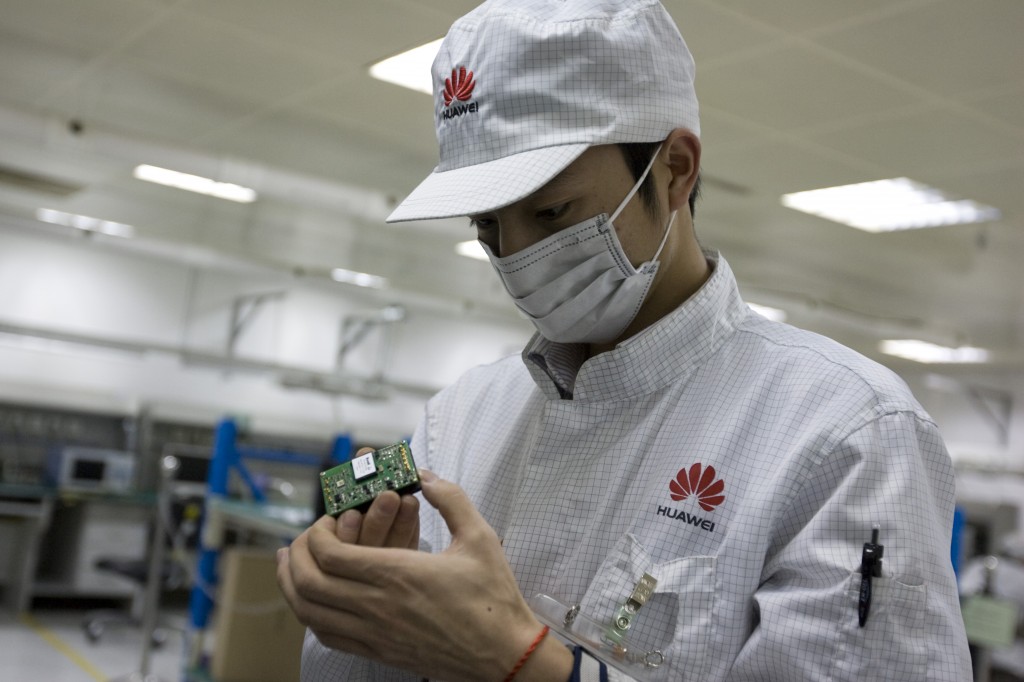 Το Πεντάγωνο σταματά την πώληση κινητών  Huawei και ZTE στις βάσεις του