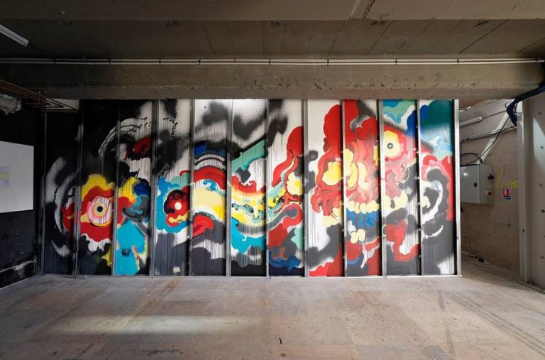 Χωρίς ρούχα στο Μουσείο (pics+vid)