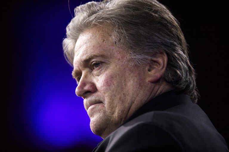 Ο Στιβ Μπάνον οραματίζεται μία δεξιά στροφή λαϊκισμού στην Ευρώπη