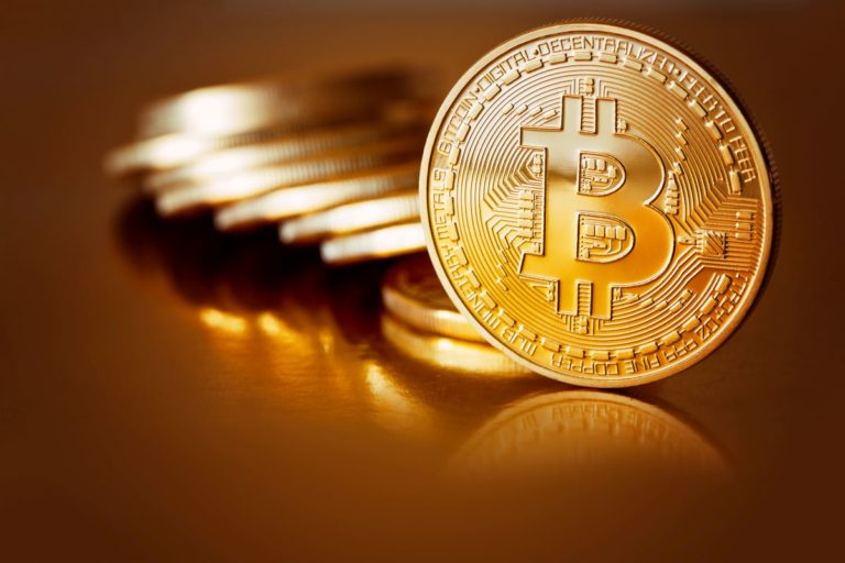 Νέο άλμα $200 για τo Bitcoin σχεδόν στα $7.000