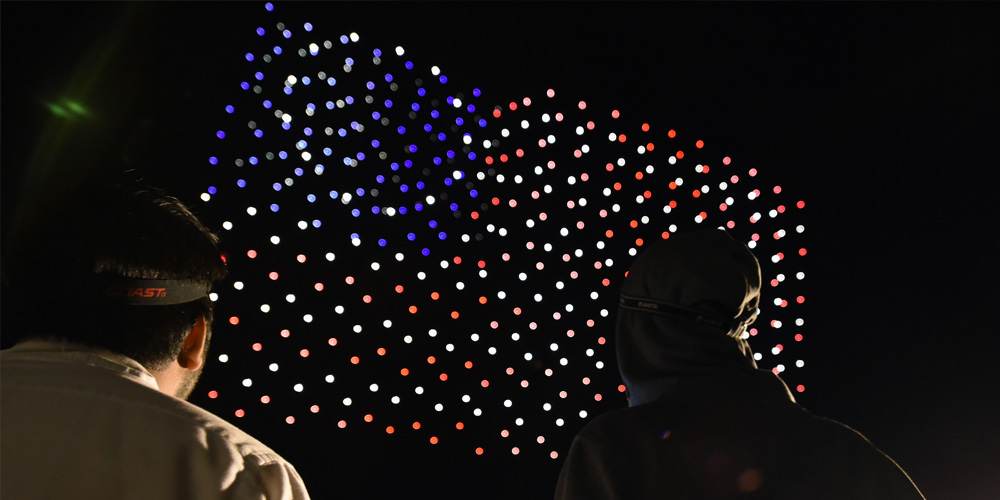 Drones, όχι πυροτεχνήματα για τον εορτασμό της 4ης Ιουλίου (vids)