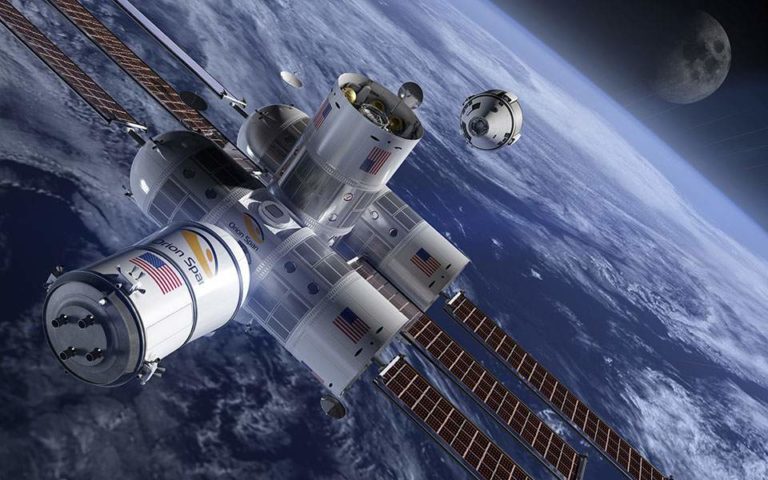 Κορυφώνεται η εμπορική μάχη για τον διαστημικό τουρισμό