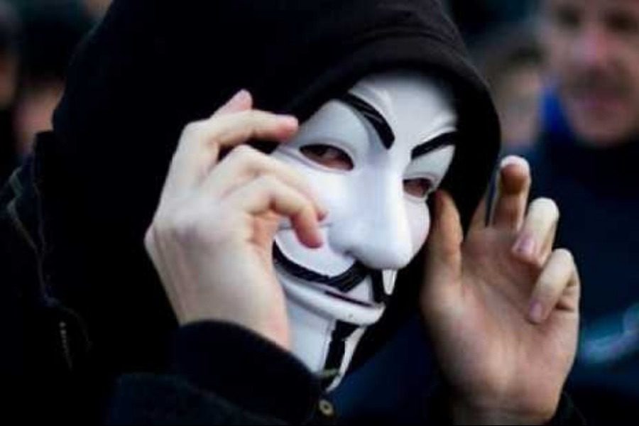 «Επίθεση» των Anonymous Greece στην ιστοσελίδα της ΔΕΗ