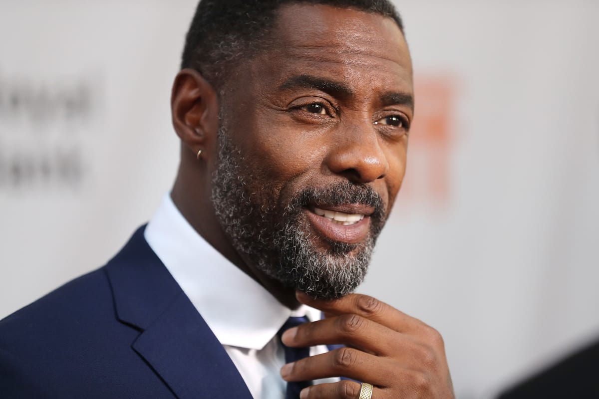 Το κουστούμι του Τζέιμς Μποντ προβάρει ο Idris Elba