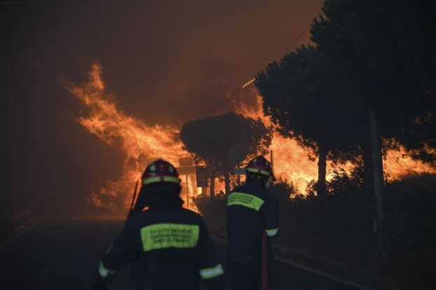 Πυρκαγιά Μάτι: Ριπές ανέμων 120 χιλ. (vid)
