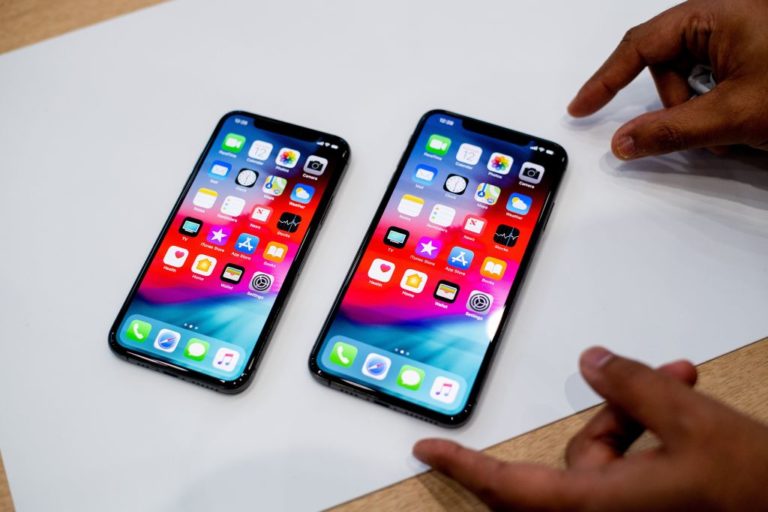 Η Huawei «γλεντάει» την Apple για τα νέα iPhone (vids)