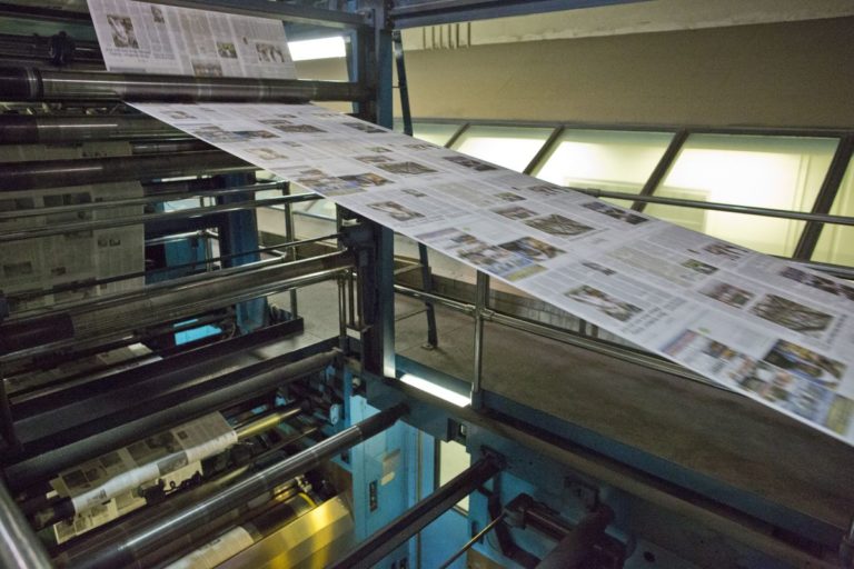 Καταρρέουν τα παραδοσιακά μέσα