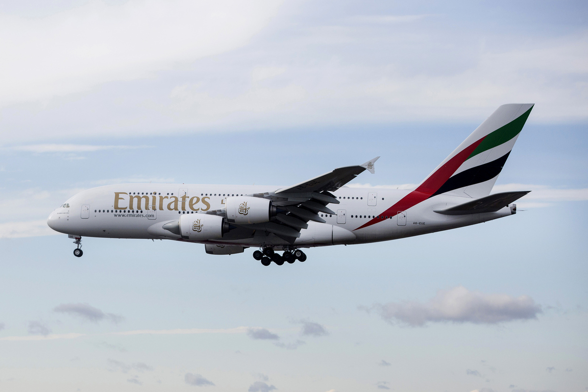 100 επιβάτες αρρώστησαν σε πτήση της Emirates