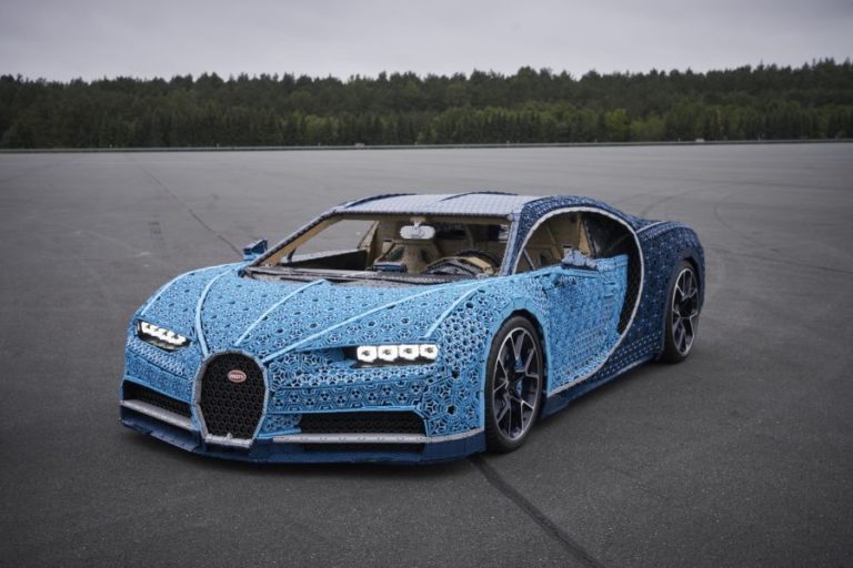 Έφτιαξαν μία Bugatti Chiron από LEGO (vid)
