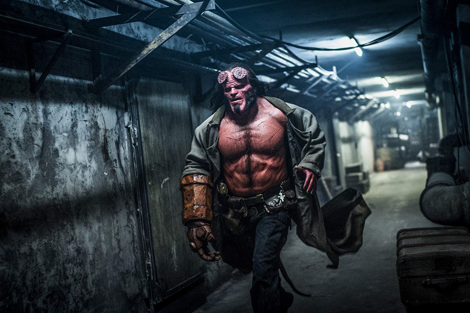 Τρέιλερ: Το Hellboy αποκαλύπτεται