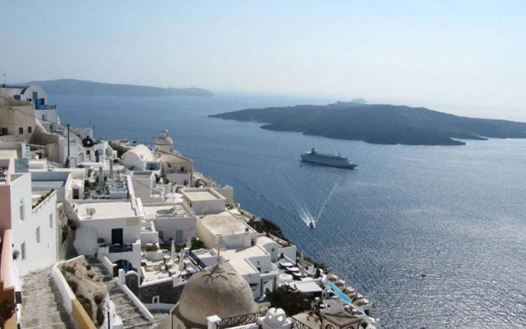 Σαντορίνη: Επιστήμονες «φωτογράφισαν» για πρώτη φορά το θάλαμο του ηφαιστείου