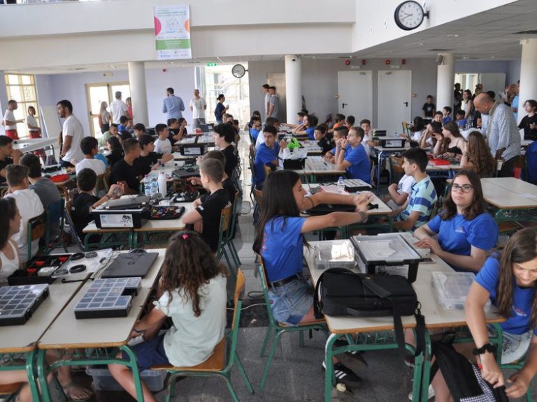 “Σαλπάρουν” από Πάτρα για την Ολυμπιάδα Ρομποτικής 18 μαθητικές ομάδες