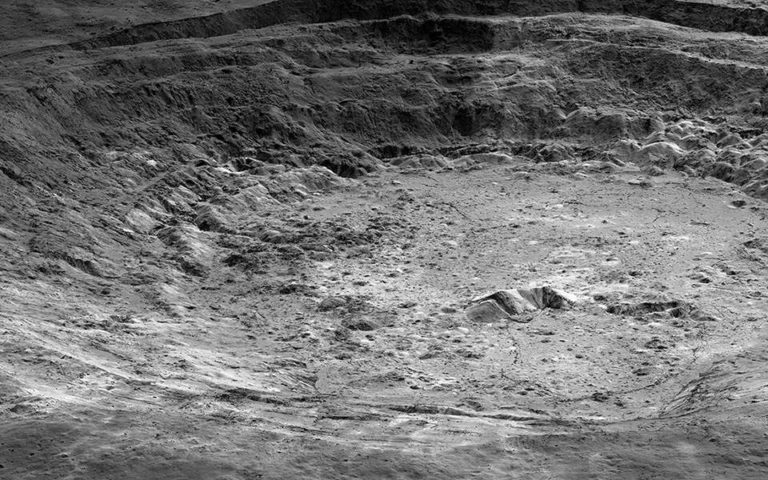 Η «σκοτεινή» πλευρά της Σελήνης