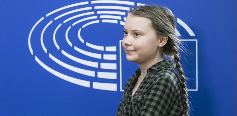 Σε πολιτική ανυπακοή καλούν Γκρέτα Τούνμπεργκ και «The 1975»