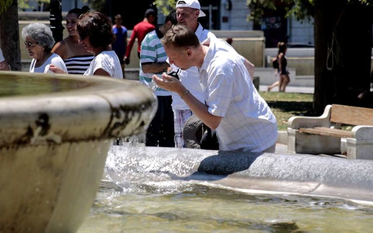 Μέχρι πότε θα διαρκέσει ο καύσωνας – Οδηγίες προστασίας από τις υψηλές θερμοκρασίες