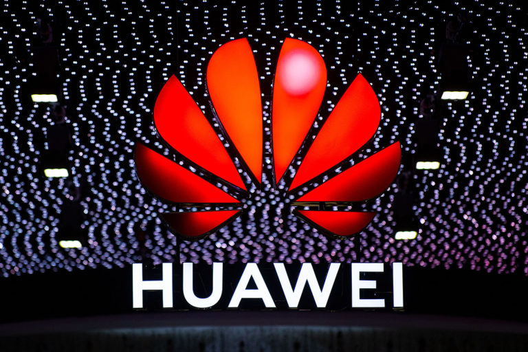 Με απολύσεις στις ΗΠΑ απαντά η Huawei