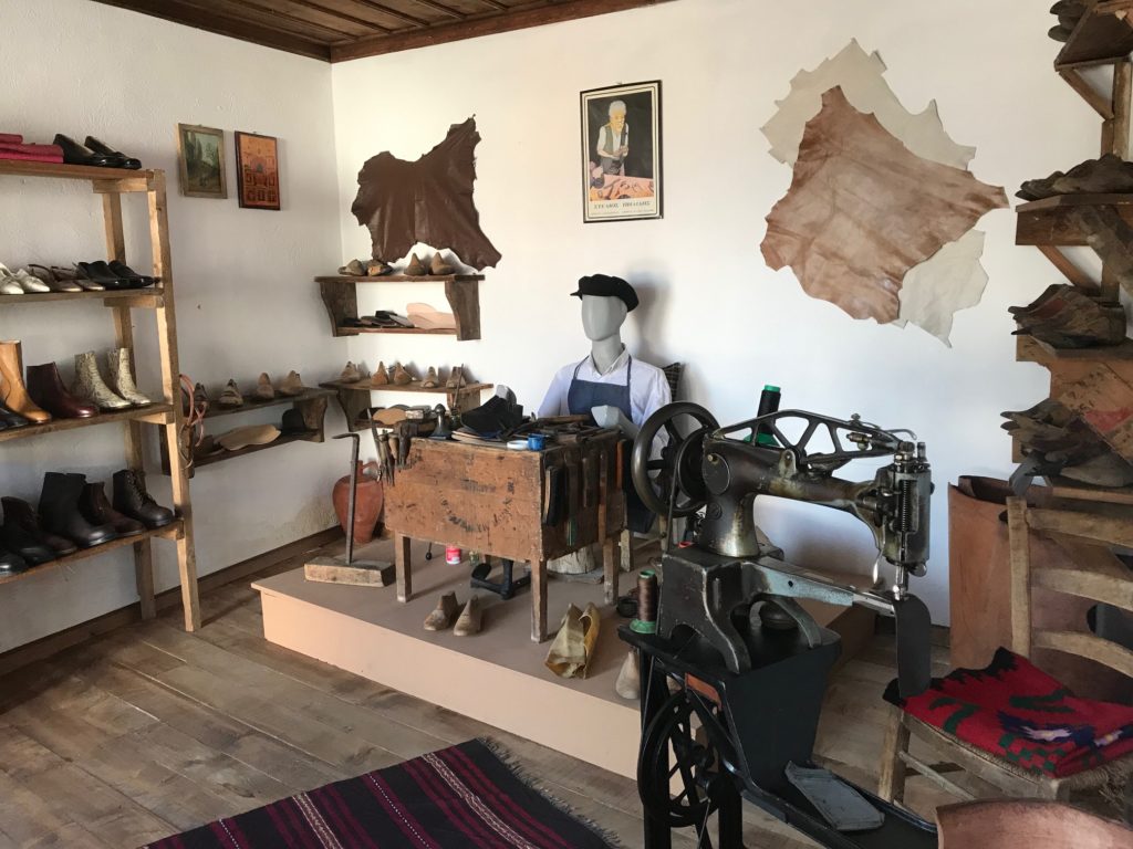τσαγκαράδικο στην Οσσα Λαγκαδά
