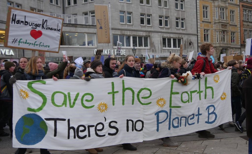 Αμαζόνιος: Διαδηλωτές στις ευρωπαϊκές πόλεις για τη διάσωση «του πνεύμονα του πλανήτη»