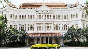 Το ιστορικό ξενοδοχείο Raffles Singapore άνοιξε ξανά μετά από διετή ανακαίνιση