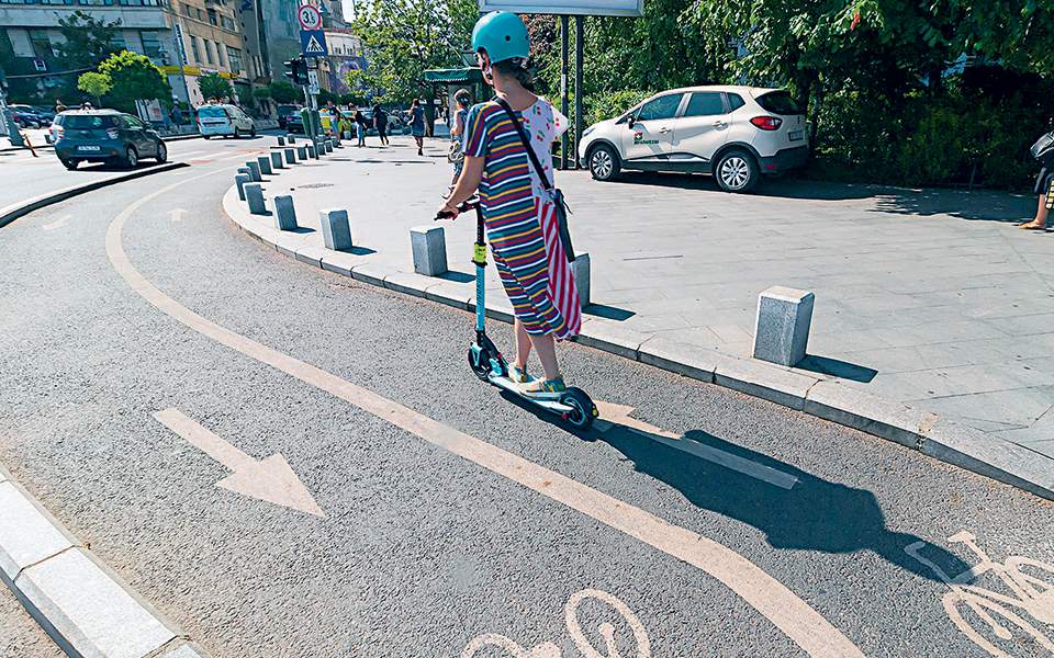 «Ζωή – πατίνι» με τη νέα μόδα στην Ευρώπη